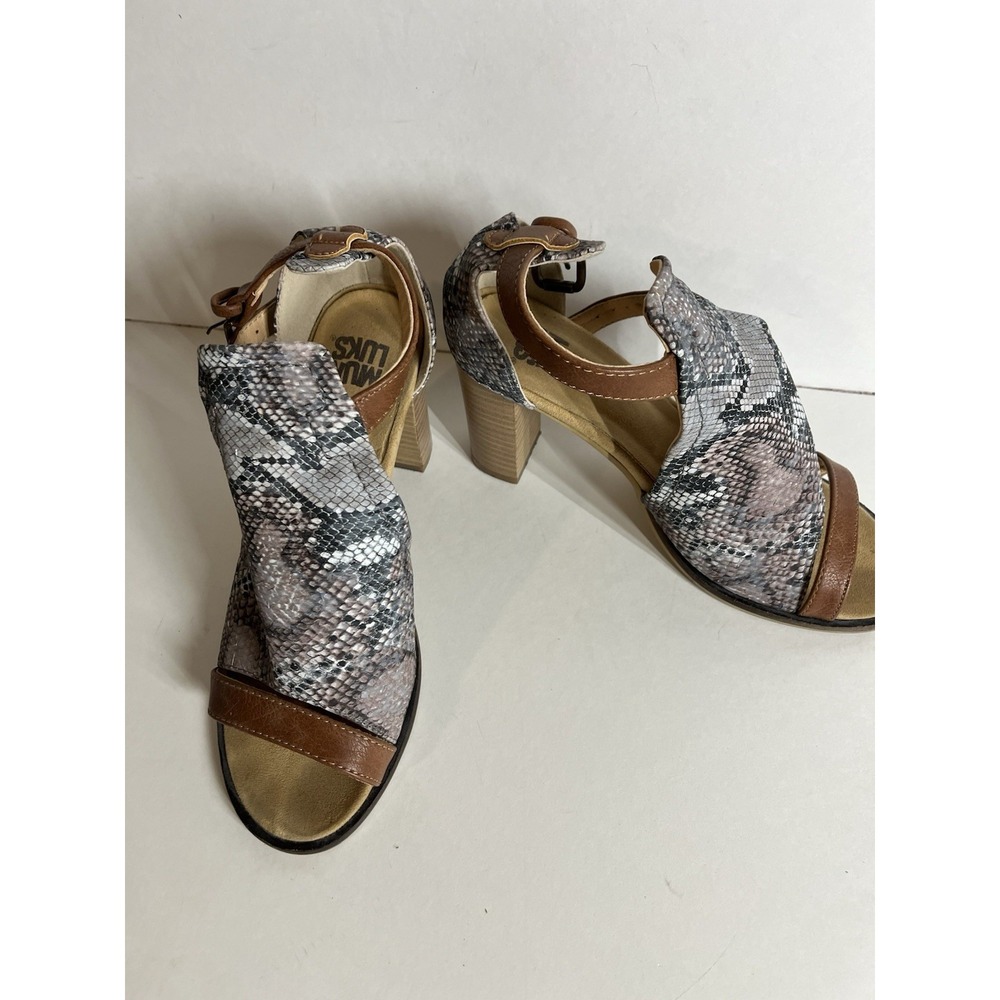 MUK LUKS Women Size 7  Brown Snake Print Scales 3" Heels Sandals Shoes‎